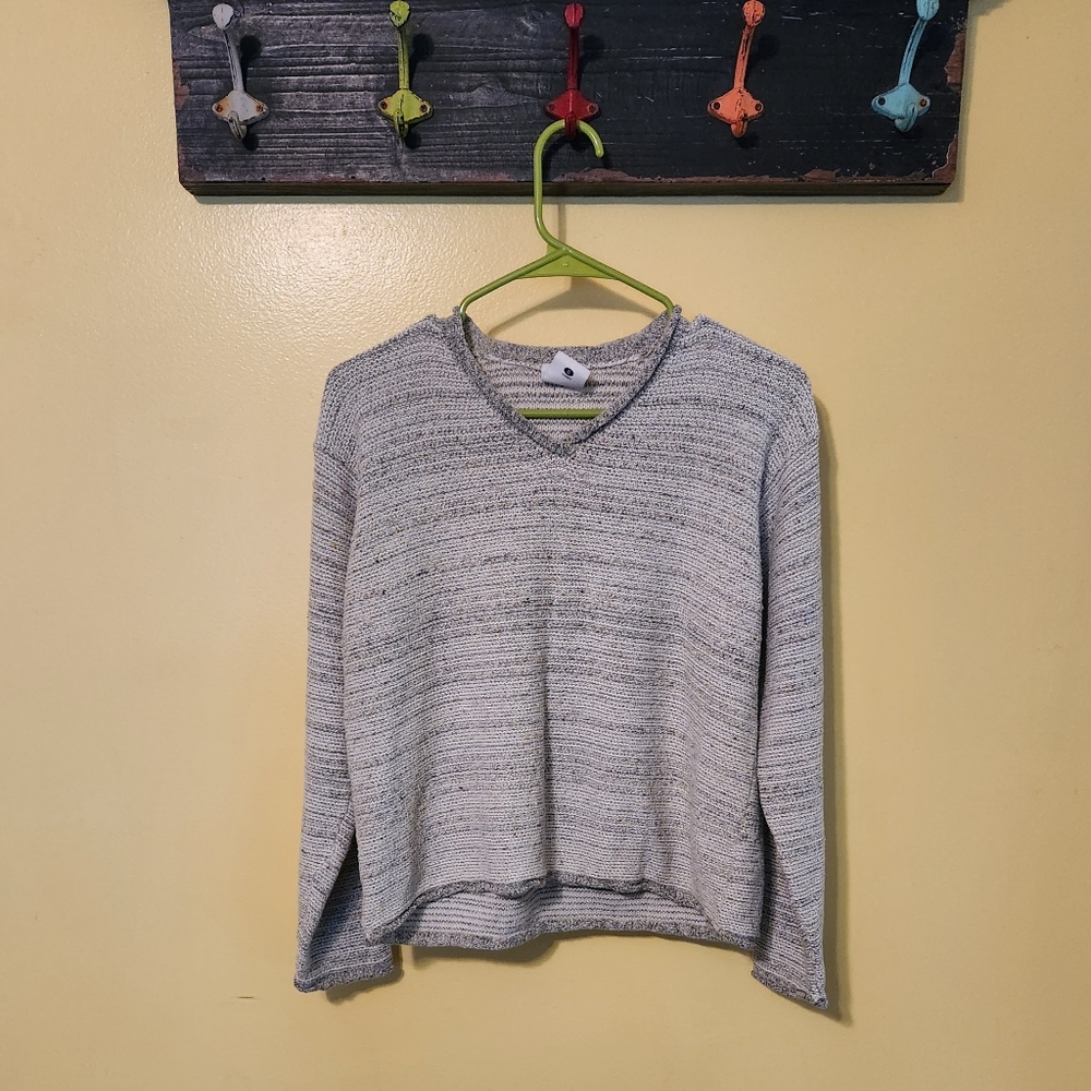 Columbia womens grey knit sweater. V-neck. Size large